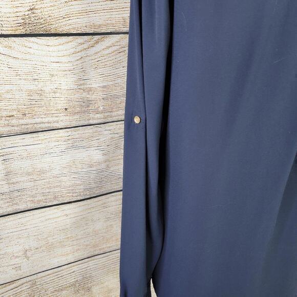 Banana Republic Women's Roll Tab Sleeve Blouse Size Small - Picture 3 of 7